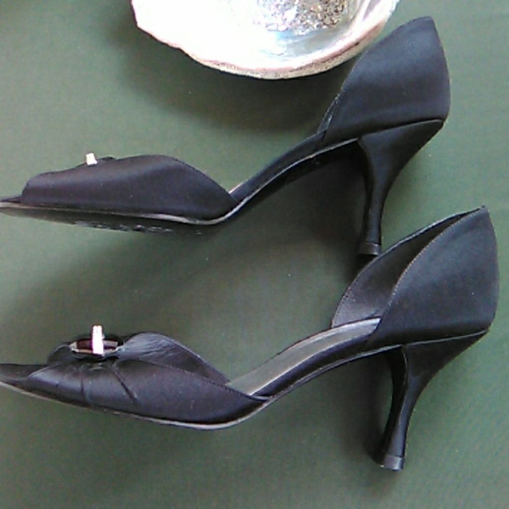 Stuart Weitzman Satin  Embellished Jeweled Heels - Picture 3 of 8